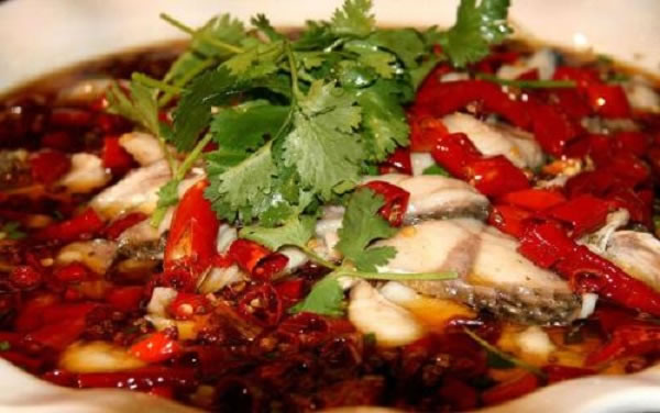 《鱼跳跳酸菜鱼火锅加盟费》