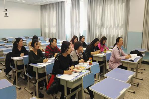 《语文培训加盟费》