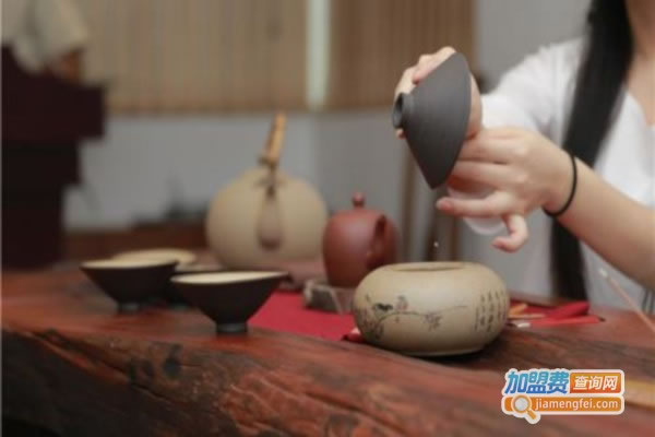 《因为所以茶艺厅加盟费》