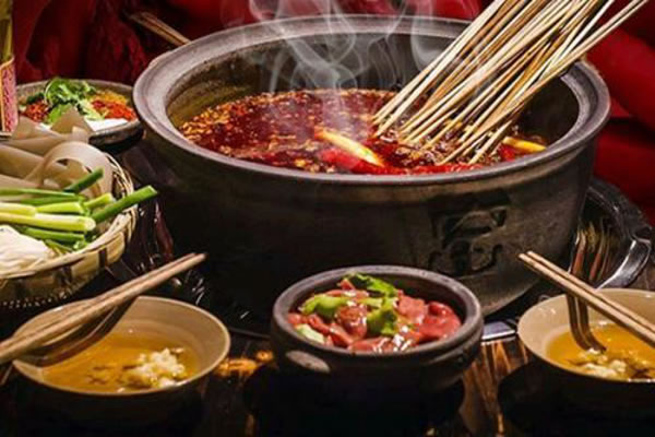 《杨小帅砂锅串串加盟费》
