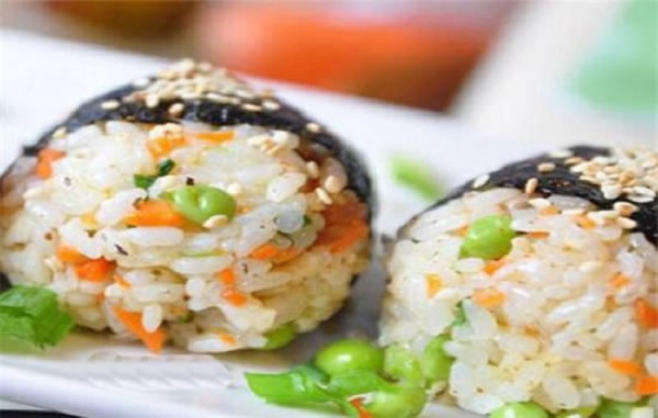 《叶子饭团加盟费》