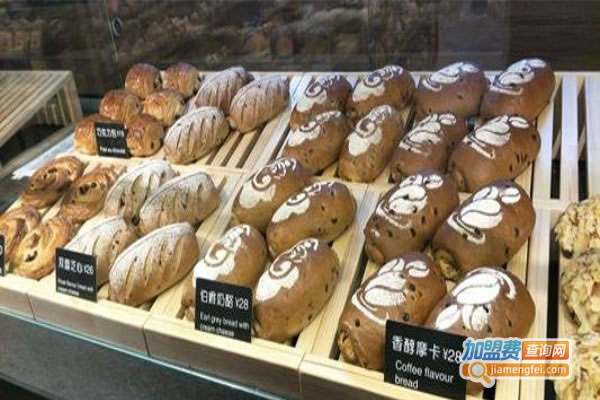 《臻麦西点面包店加盟费》