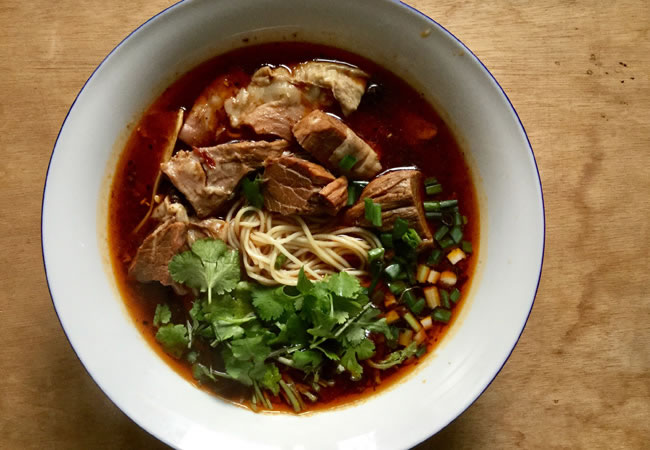 《重庆传世牛肉面加盟费》