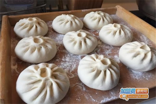 《蒸天下包子店加盟费》
