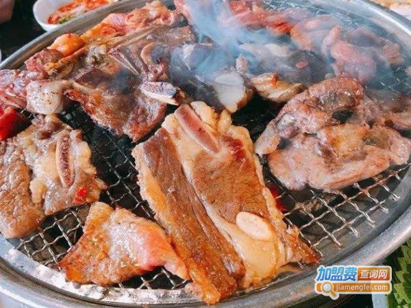 《自助炭火烧烤加盟费》